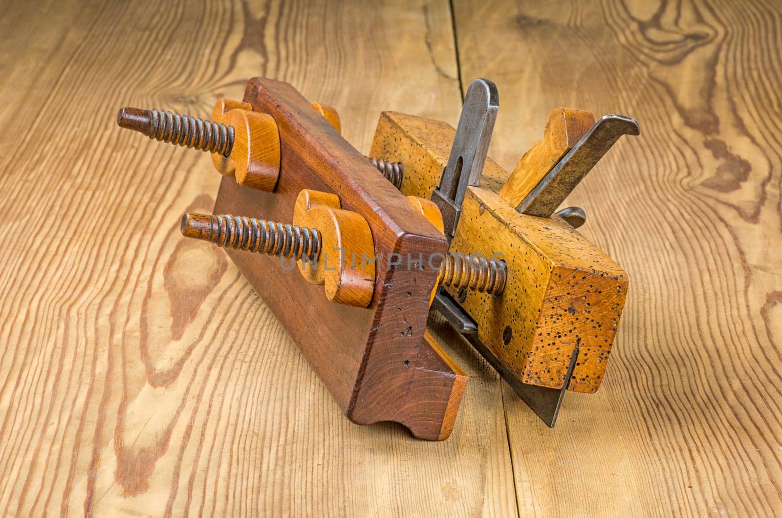 Old groove plane