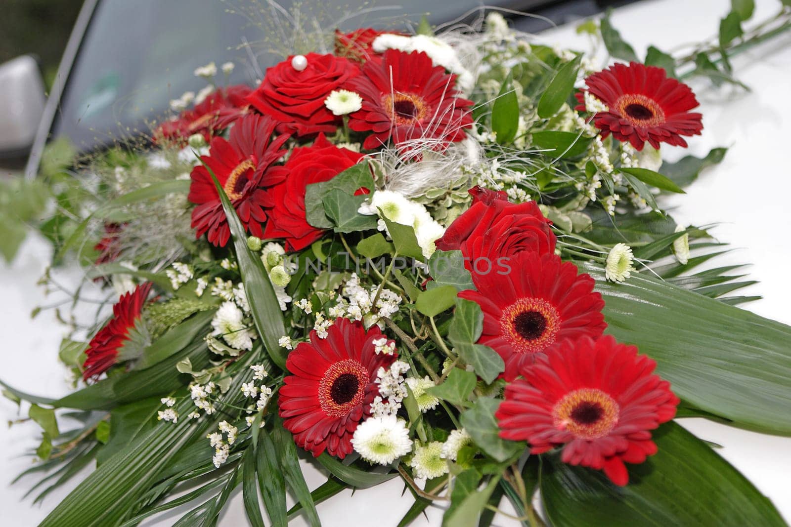 Floral Decoration Wedding Car Red Roses