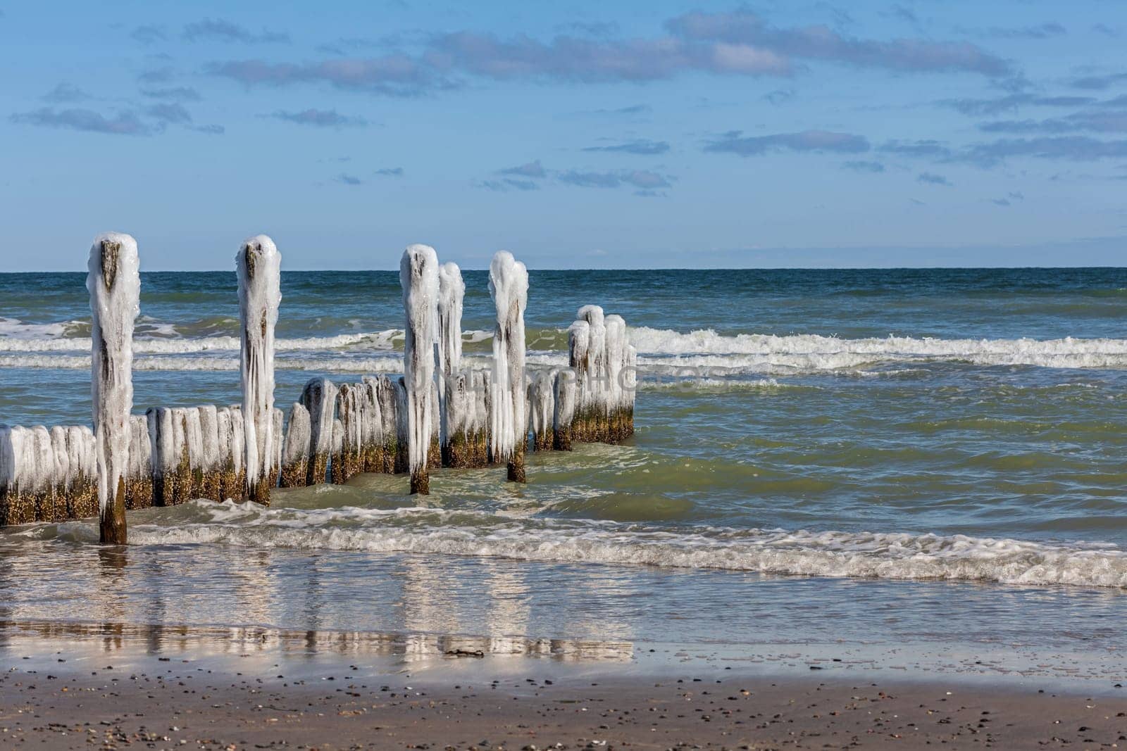 Groynes in winter