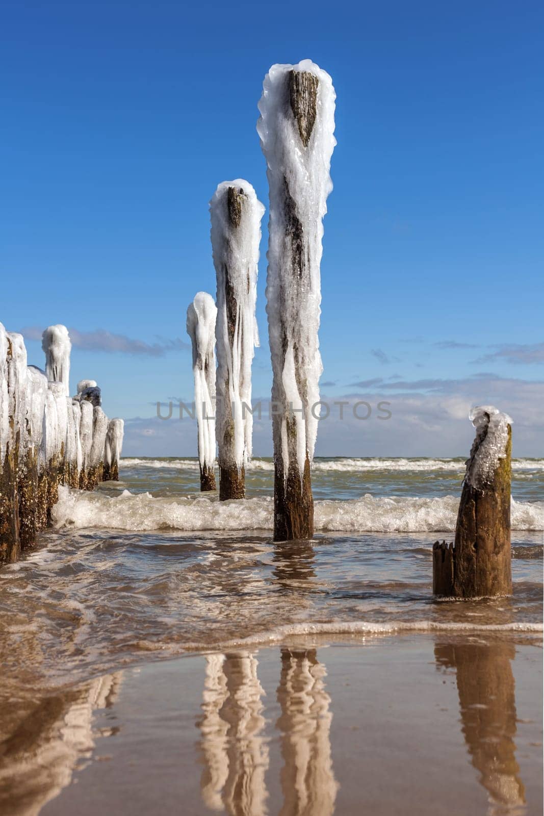 Groynes in winter