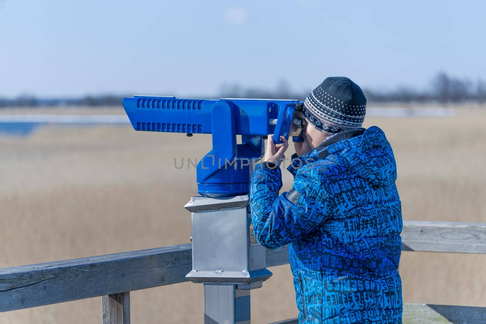 Observation binoculars