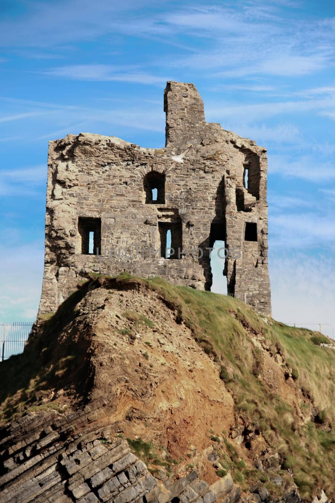 ballybunion castle on the rocks in the west coast of ireland