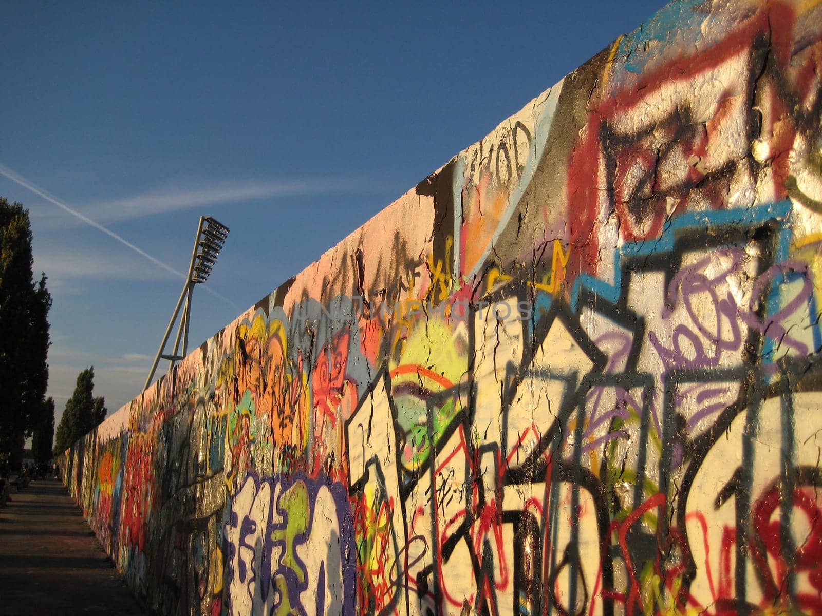 BERLIN, GERMANY - SEPTEMBER 19: Ruins of Berlin Wall (in German, Berliner Mauer) on September 19, 2010 in Berlin, Germany.