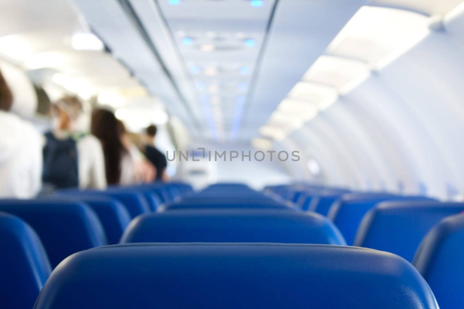 passangers leaving plane after successful landing