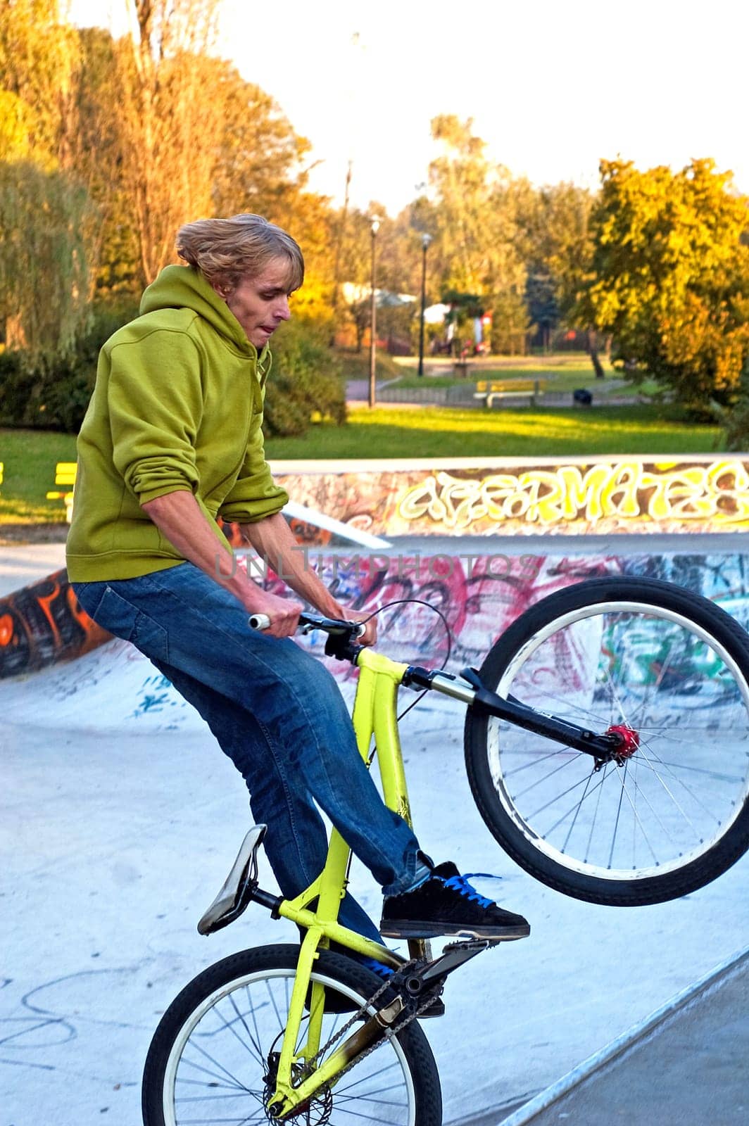 Bike acrobatic show with special ramps