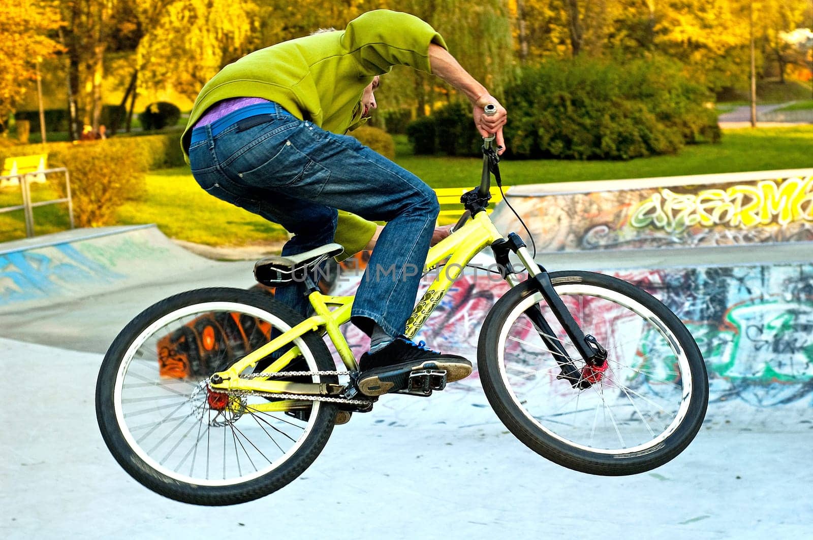 bike acrobatic show with special ramps