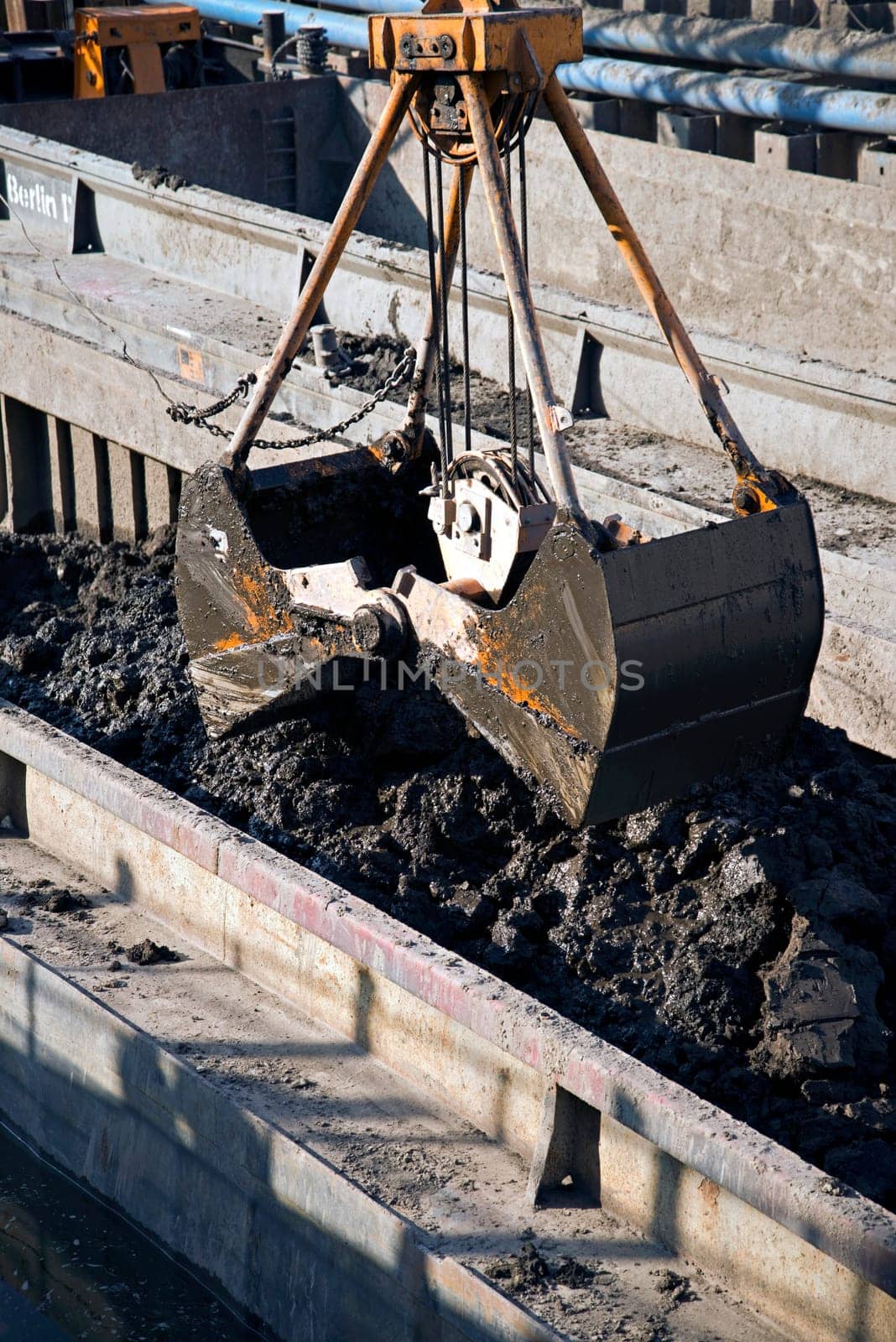 Deepening work in a port