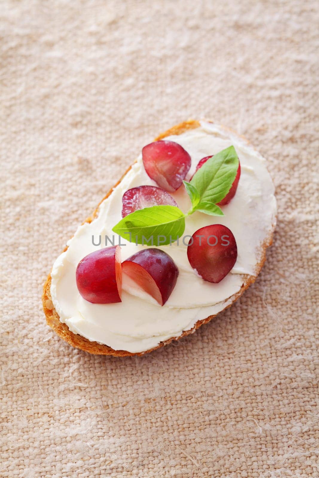 Sliced French toast with cream and berry fruits