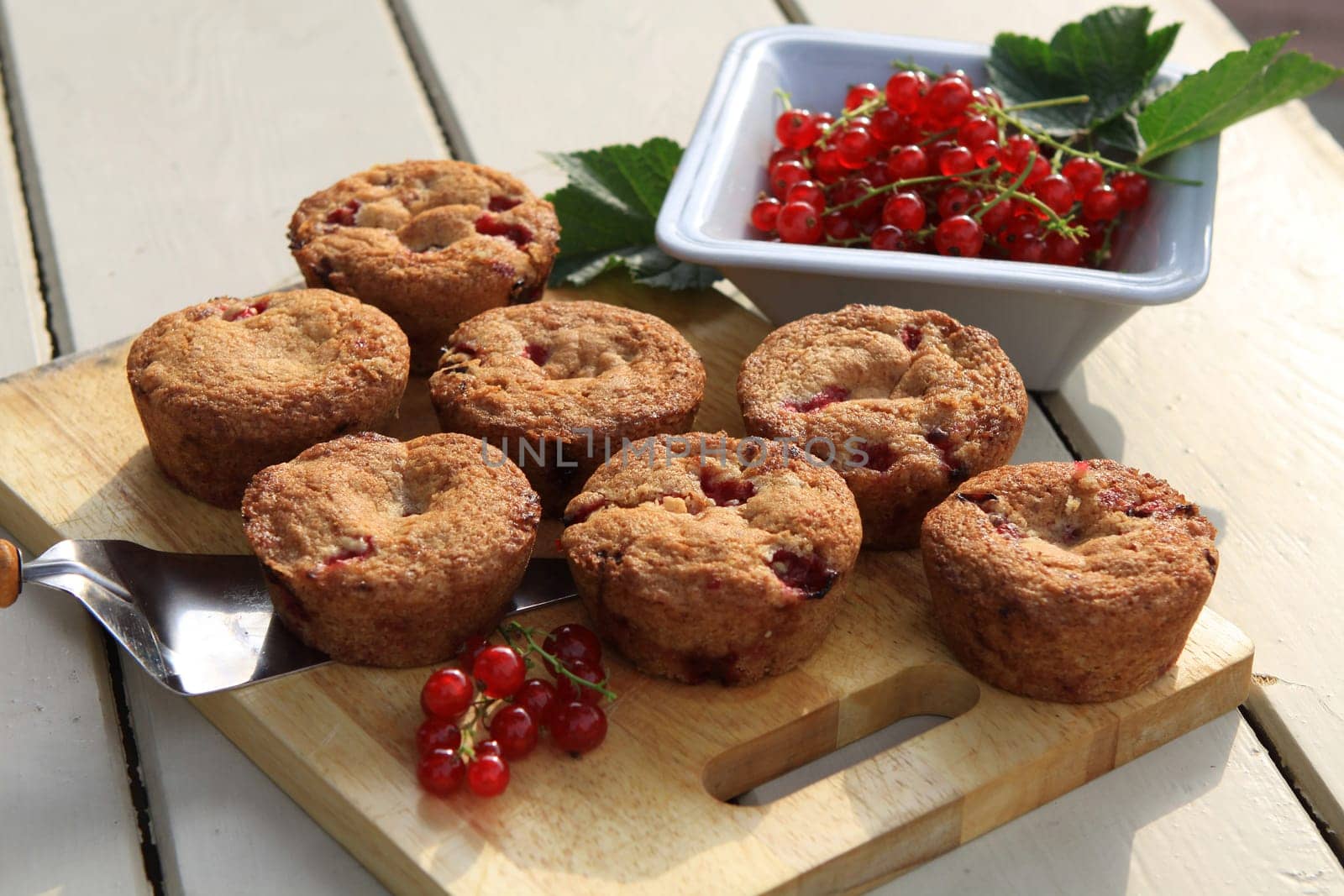 Muffins with currants
