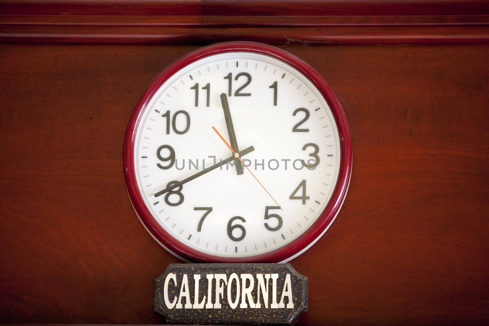 Time clock with the time zone of California