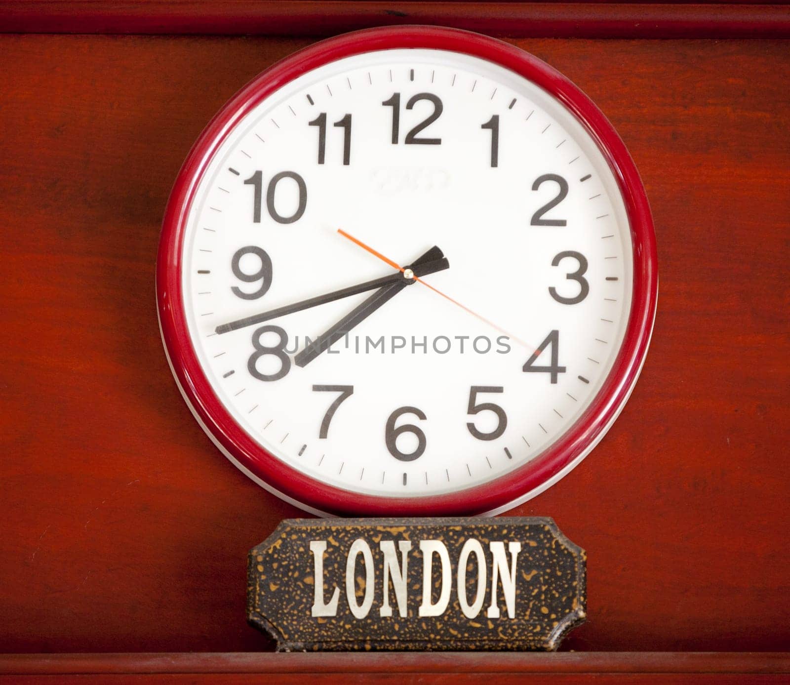 Time clock with the time zone of London