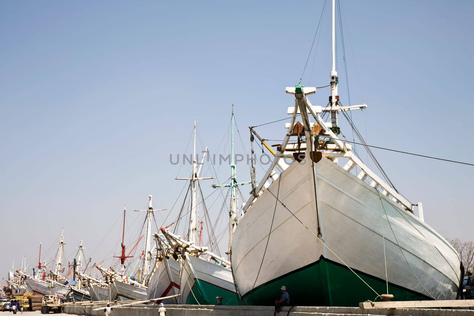 Makassar schooners (pinisi) in Sunda Kelapa