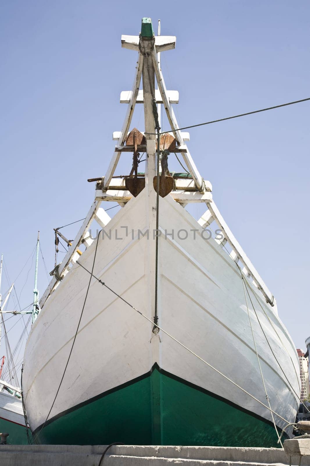 Makassar schooner (pinisi) in Sunda Kelapa