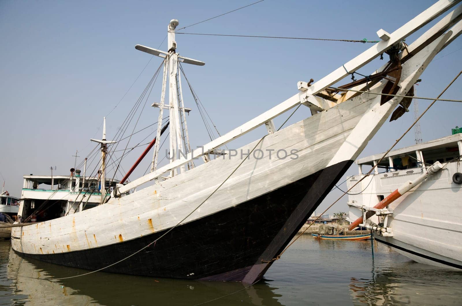 Makassar schooners (pinisi) in Sunda Kelapa, the old port of Jakarta, Indonesia