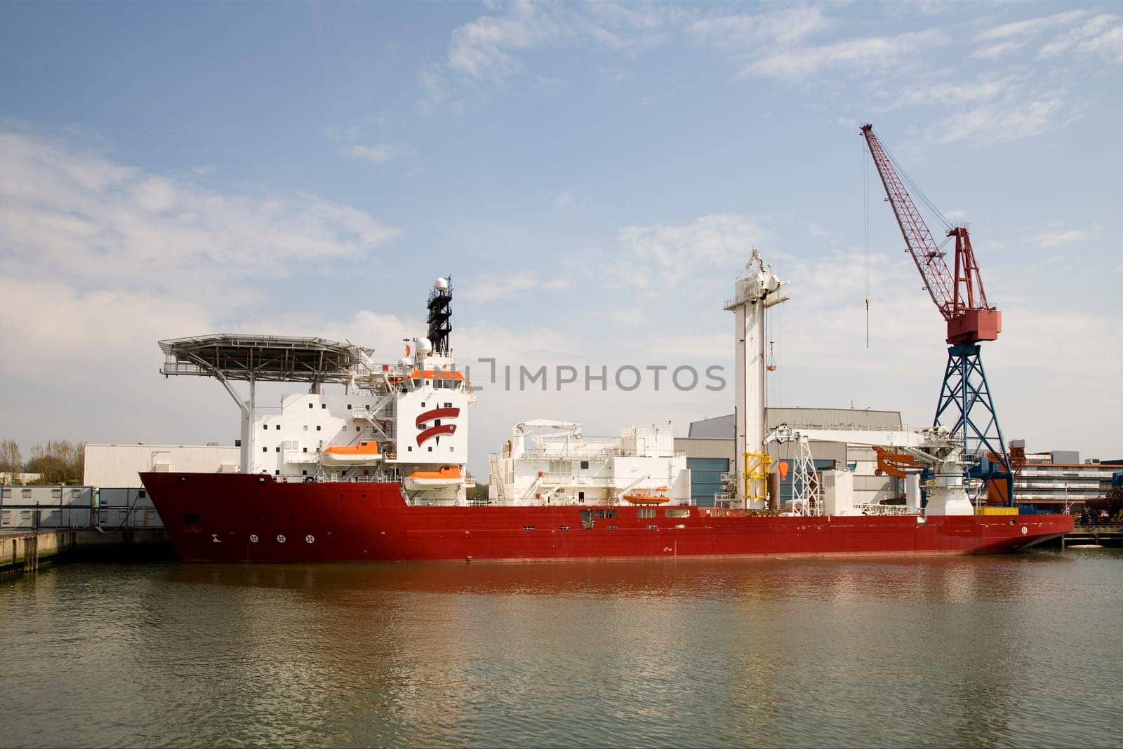 Light well intervention vessel for subsea wells