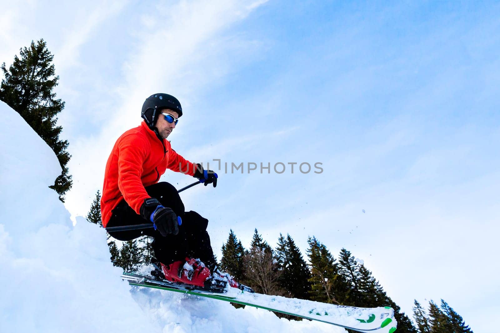 Carvender skiers