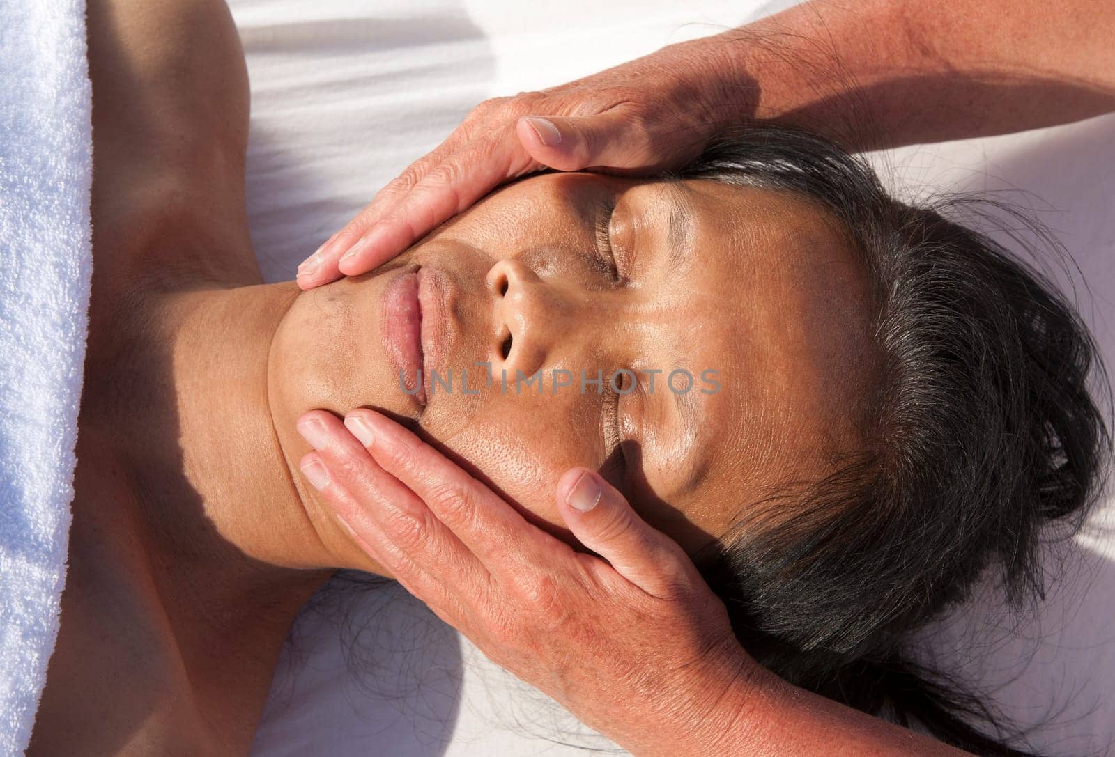 Japanese facial massage is a combination of traditional Japanese medial concepts and distinct hand manipulation techniques