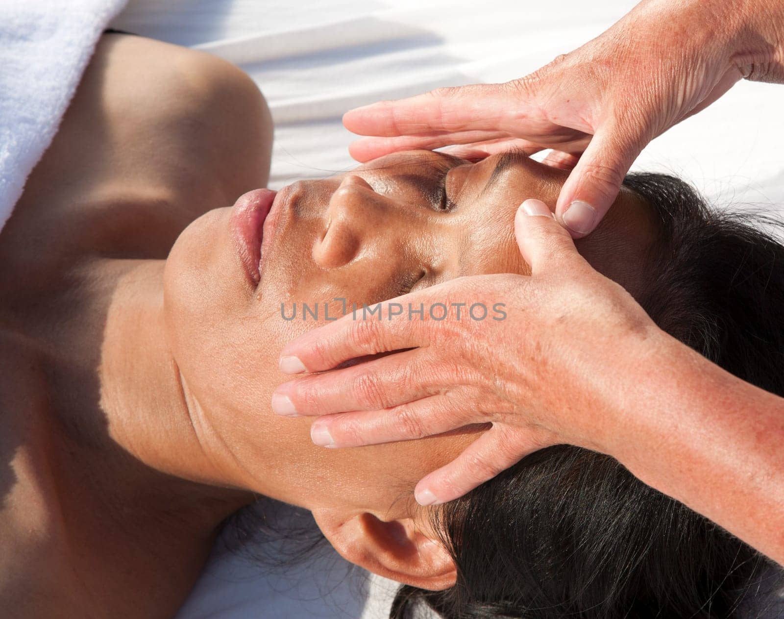 Japanese facial massage is a combination of traditional Japanese medial concepts and distinct hand manipulation techniques
