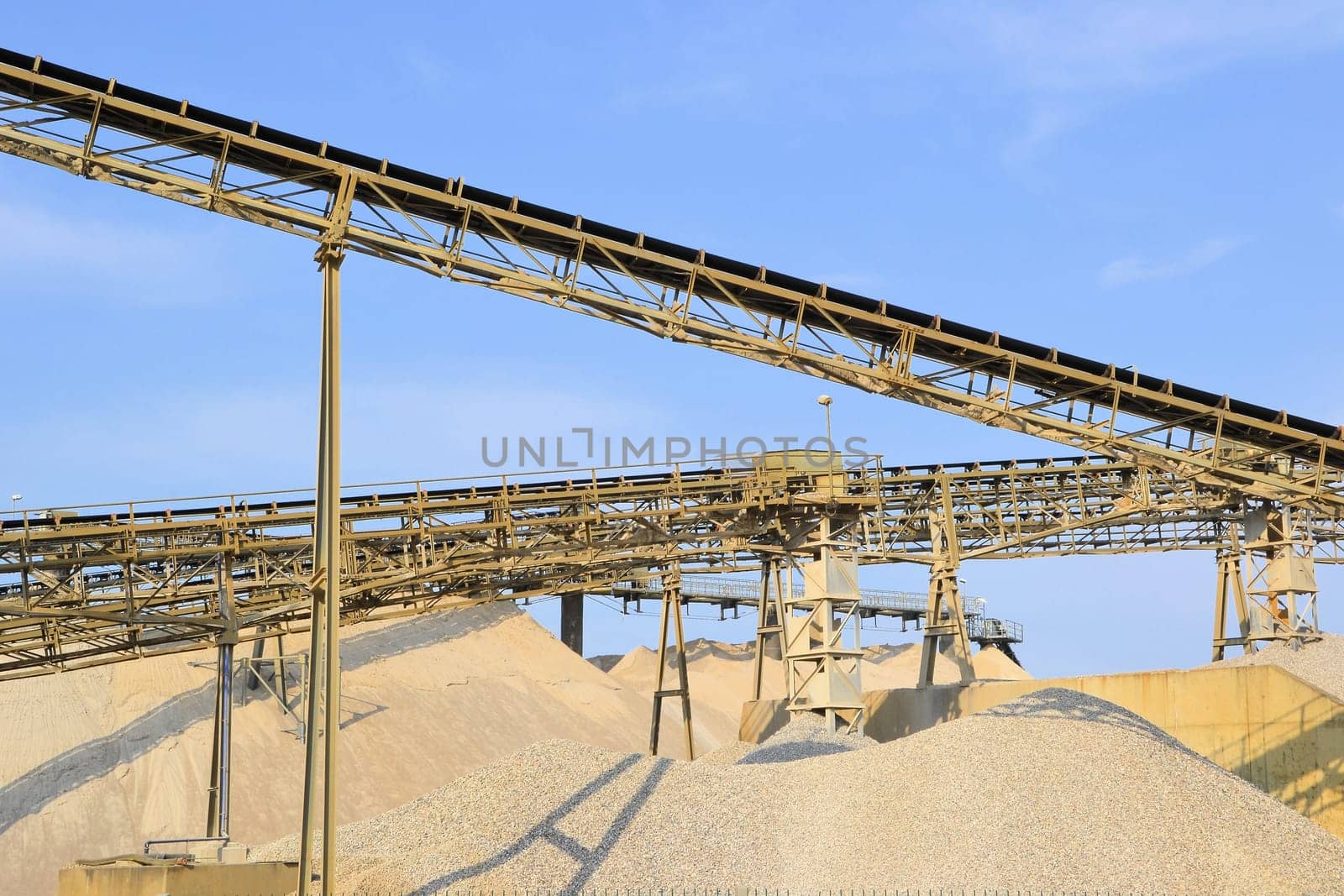 Gravel and sand in a gravel plant