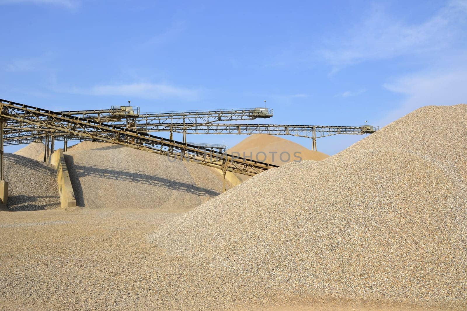 Gravel and sand in a gravel plant