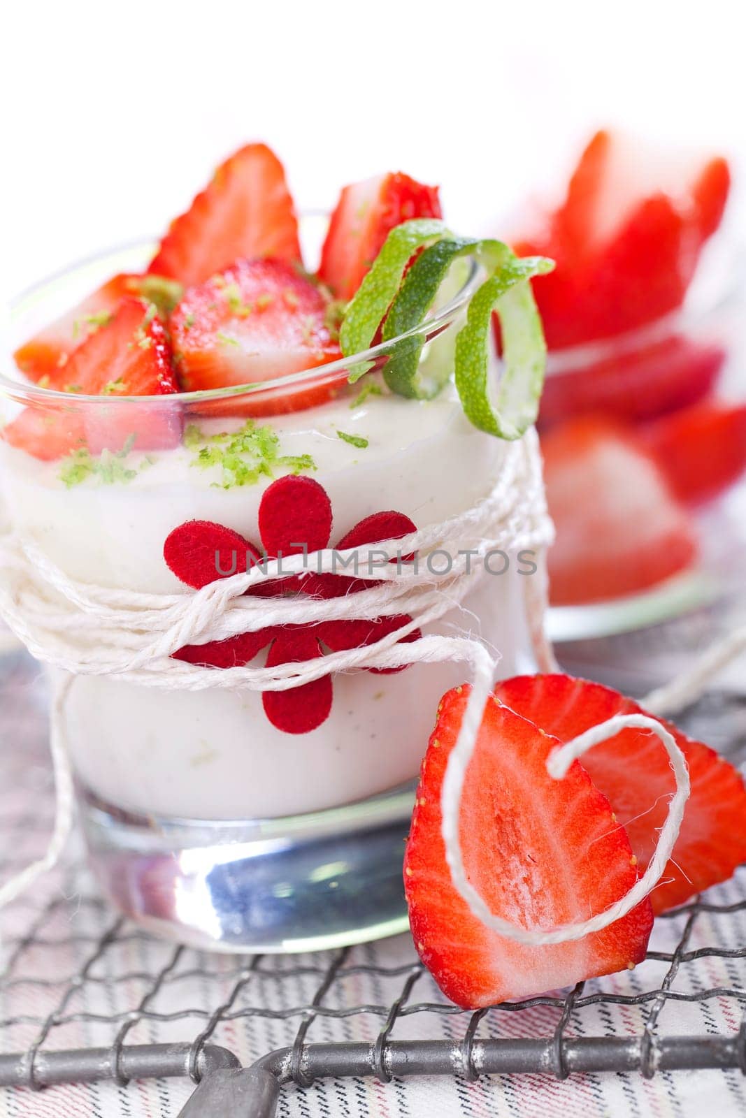 Panna cotta with fresh strawberries