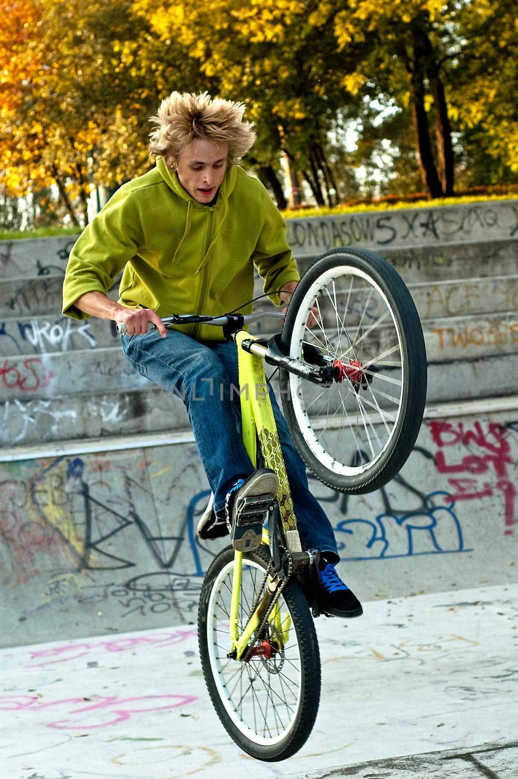 bike acrobatic show with special ramps
