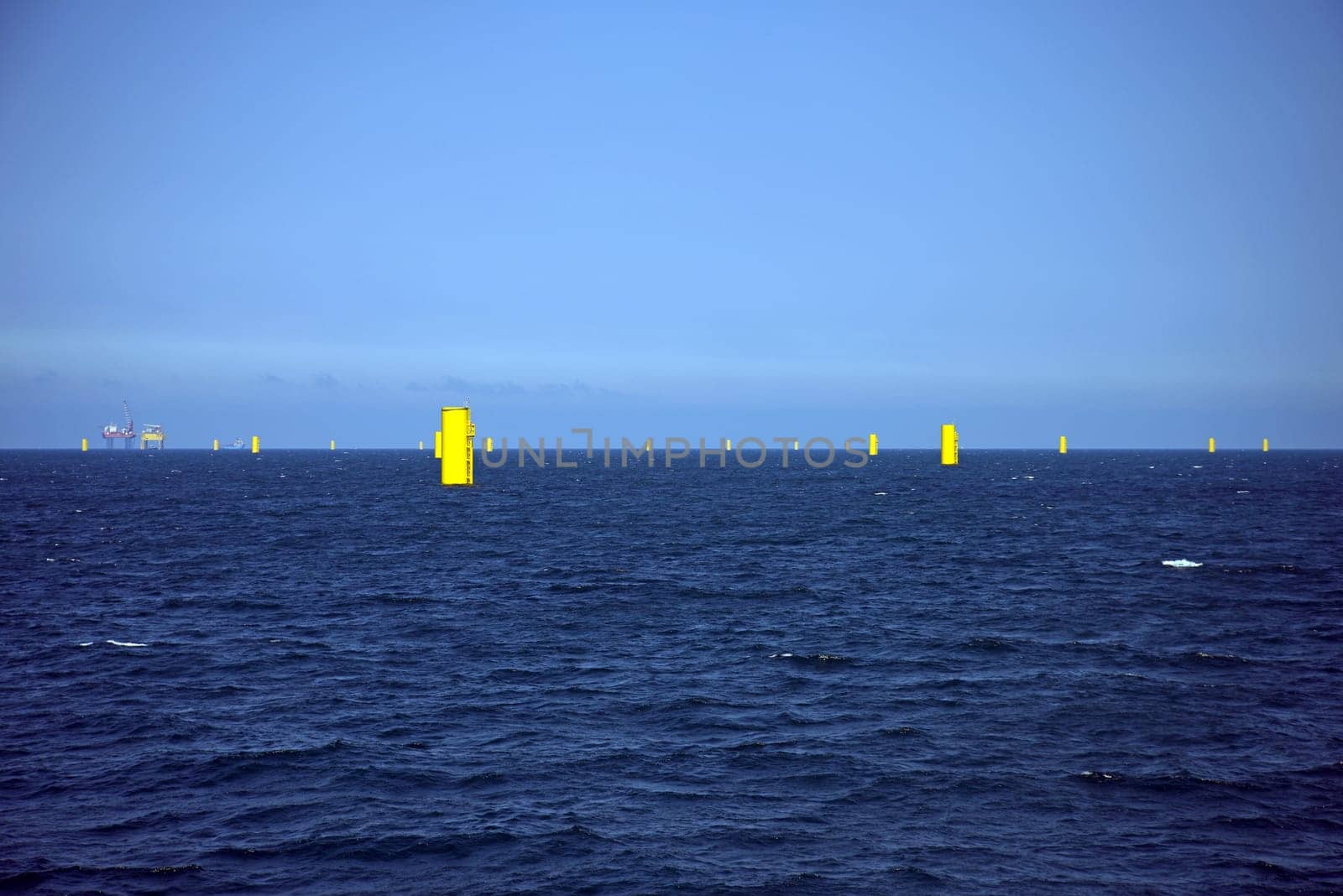 Construction of an offshore wind farm with completed foundation