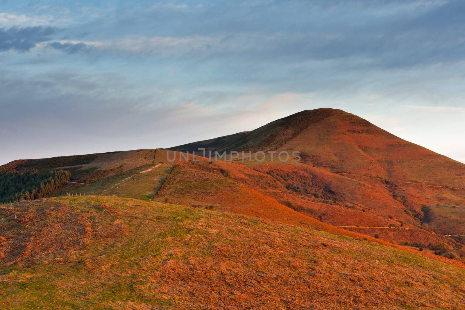 Armanon Mount at sunrise, Trucíos, Bizkaia, Spain