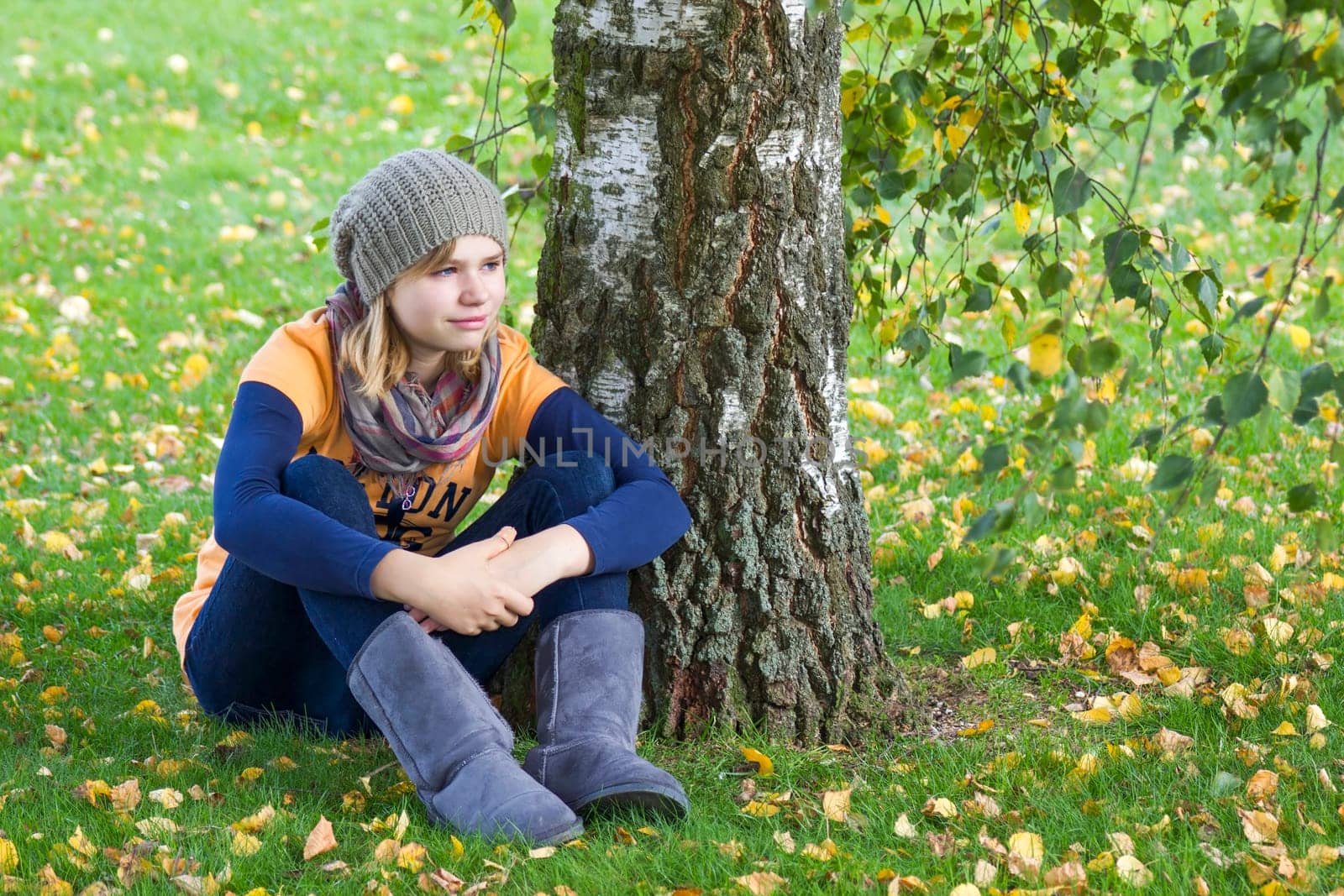 cute little girl in the autumn park