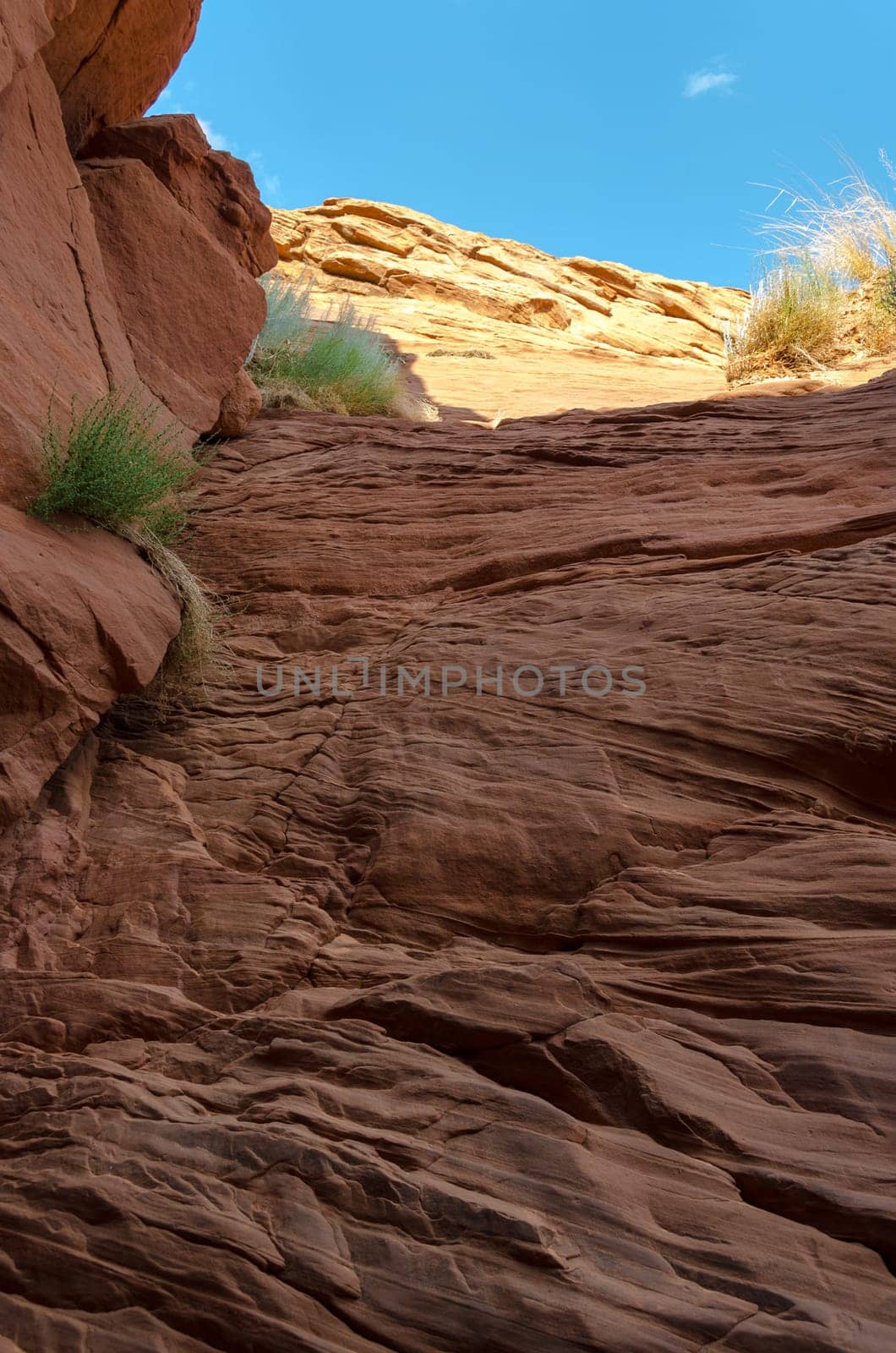 colors and rocks in antelope canyon in Utah