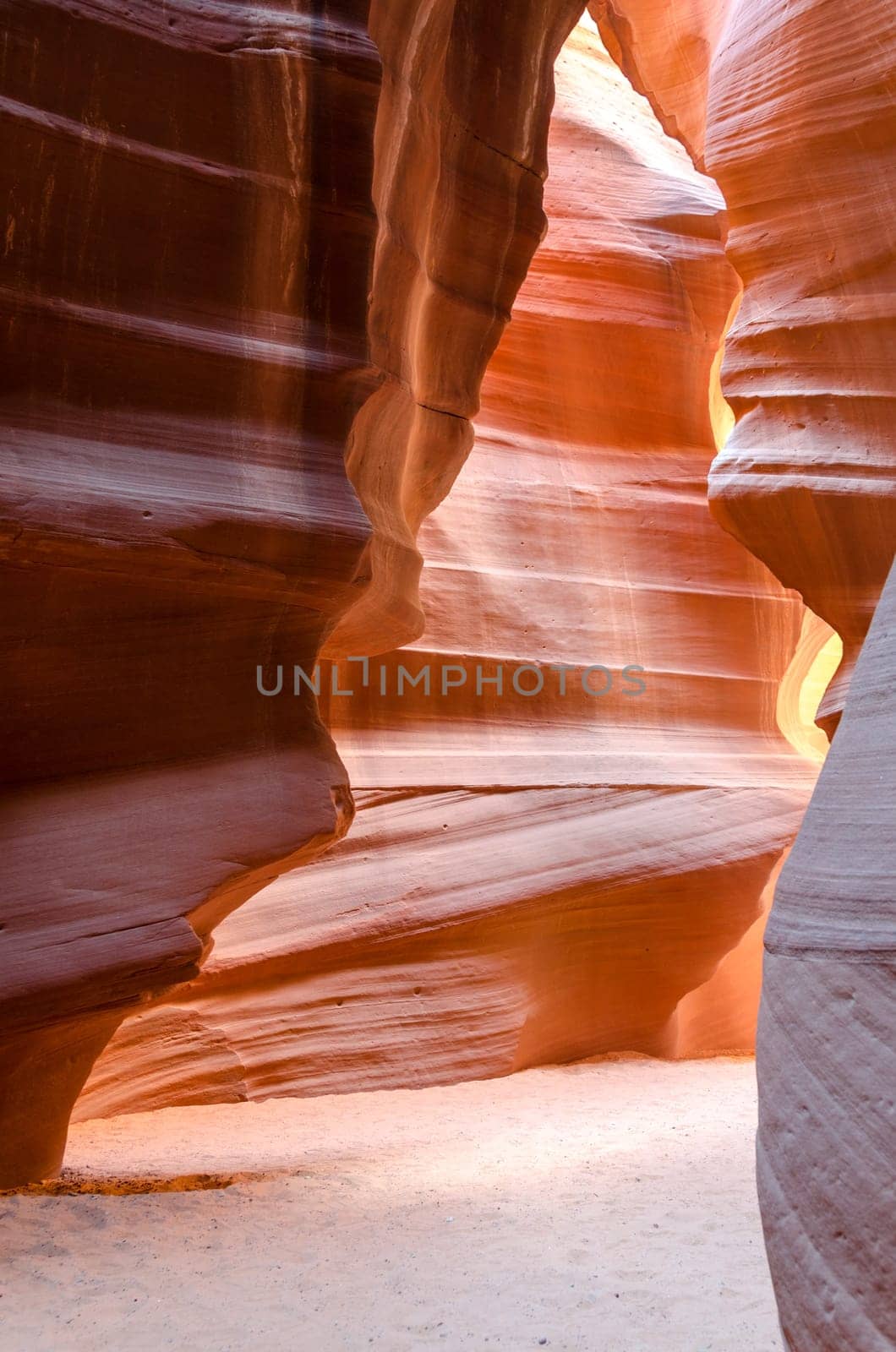 colors and rocks in antelope canyon in Utah