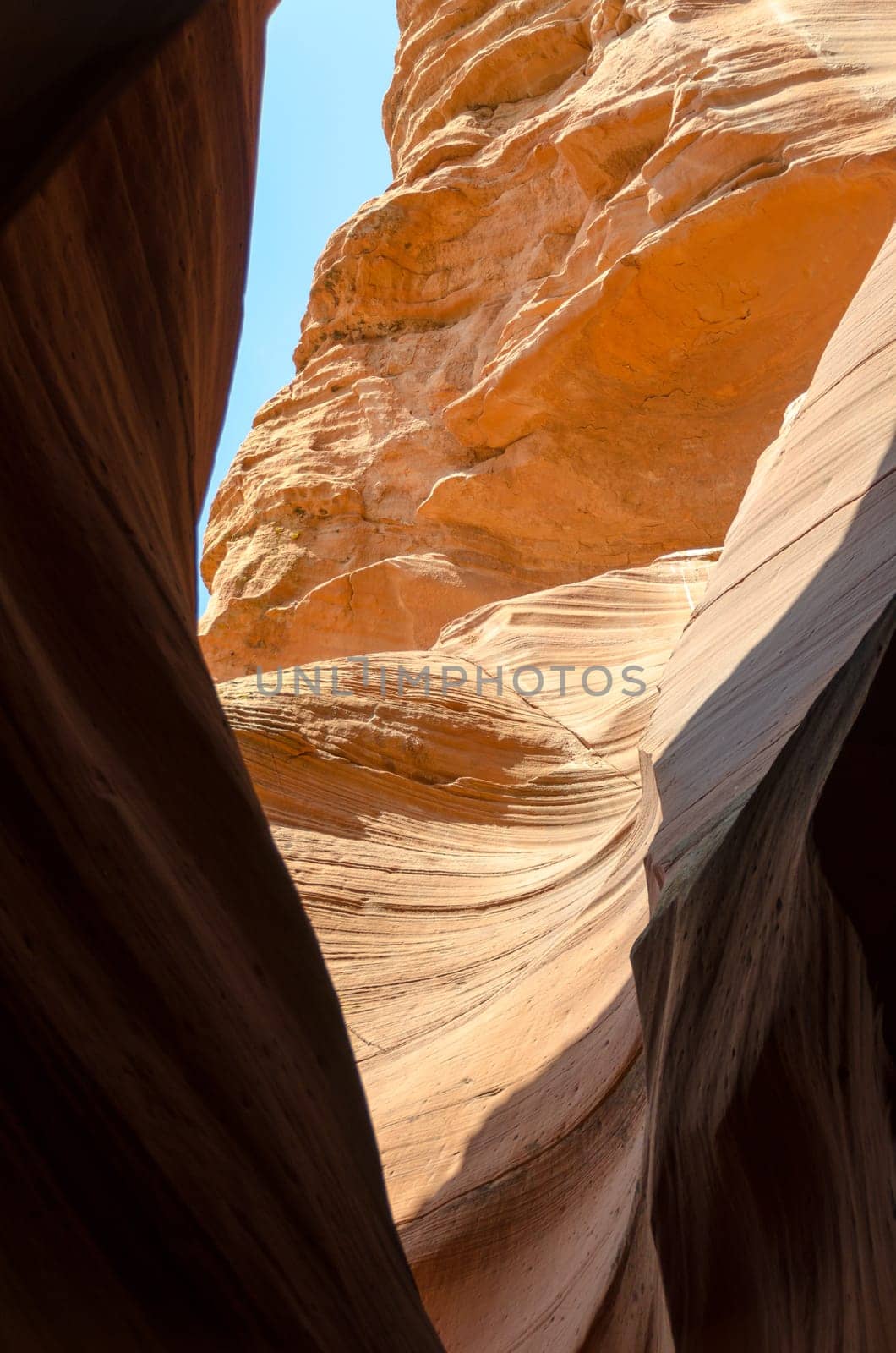 colors and rocks in antelope canyon in Utah