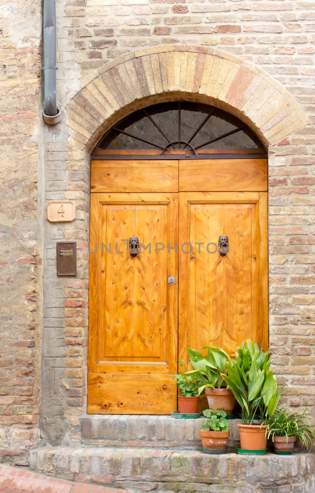 lovely tuscan doors, San Gimignano, Italy