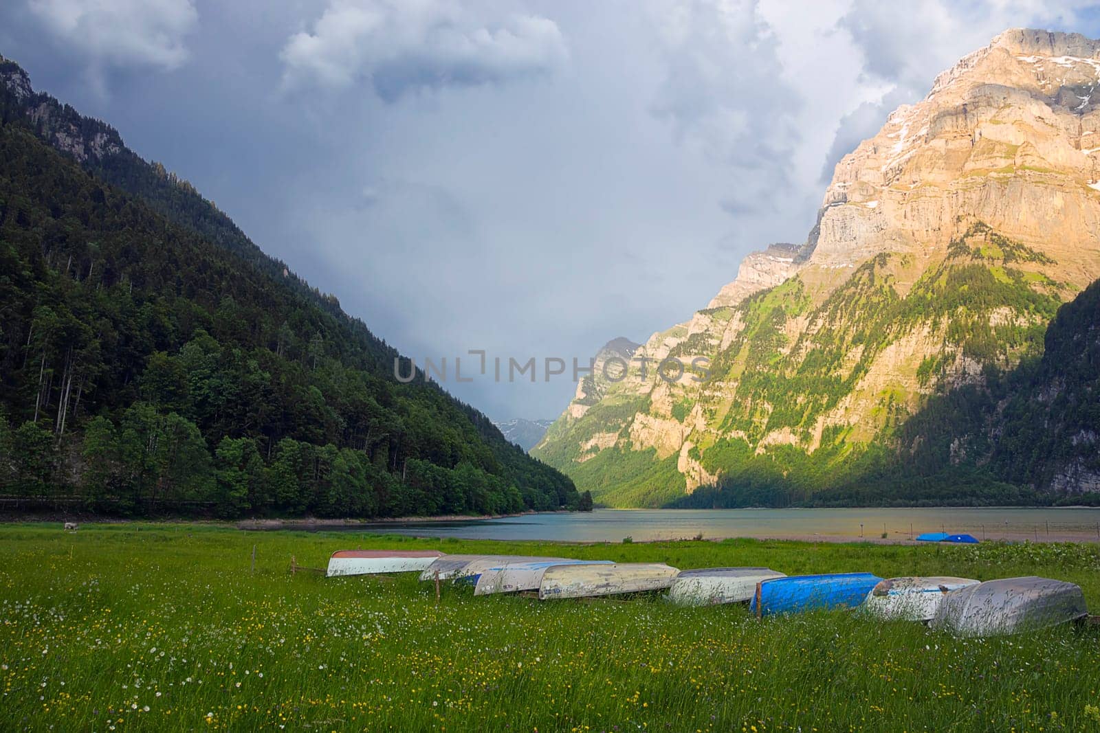 Klöntalersee at the blue hour