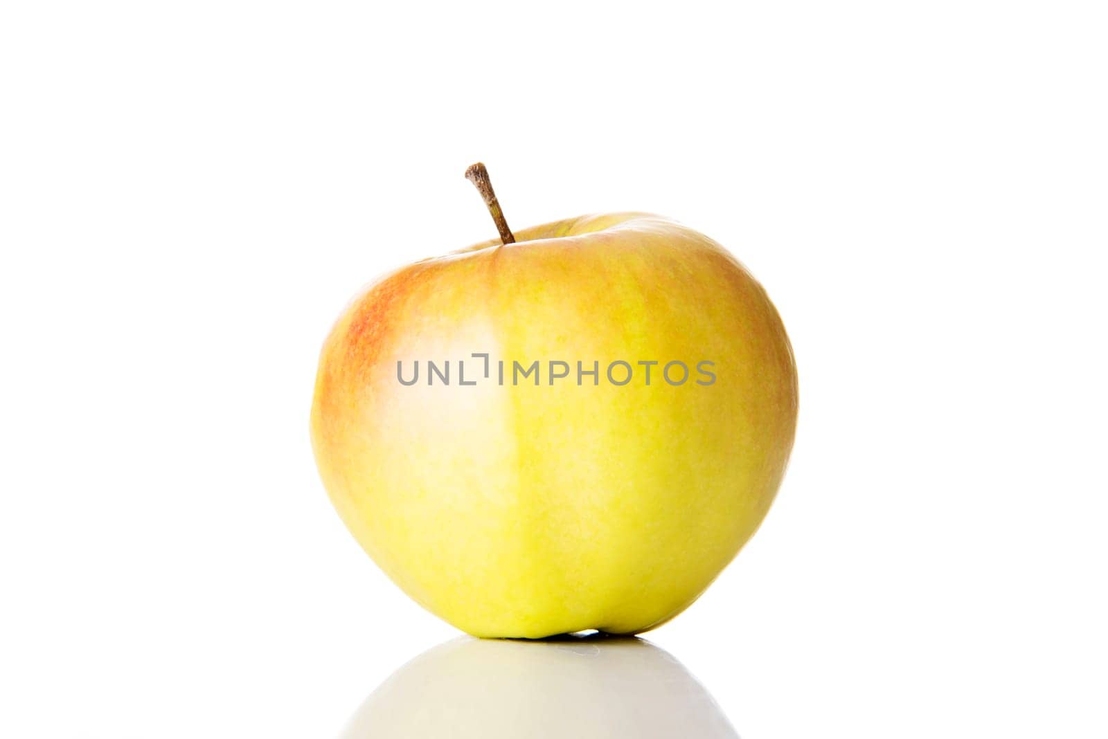 apple isolated on white background
