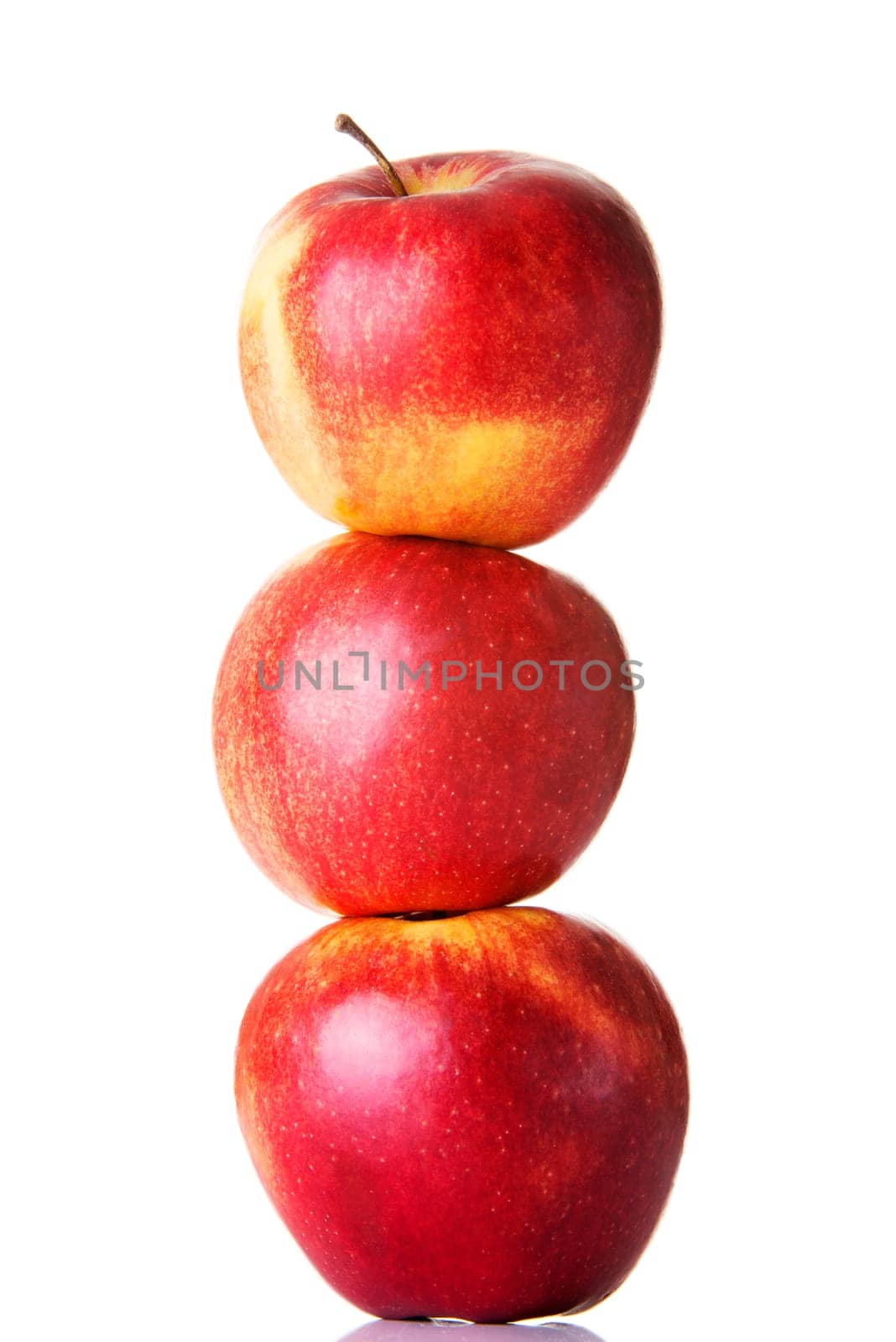 apples isolated on white background