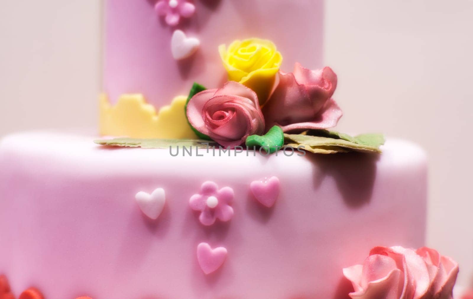Close up of a cake with flowers decoration