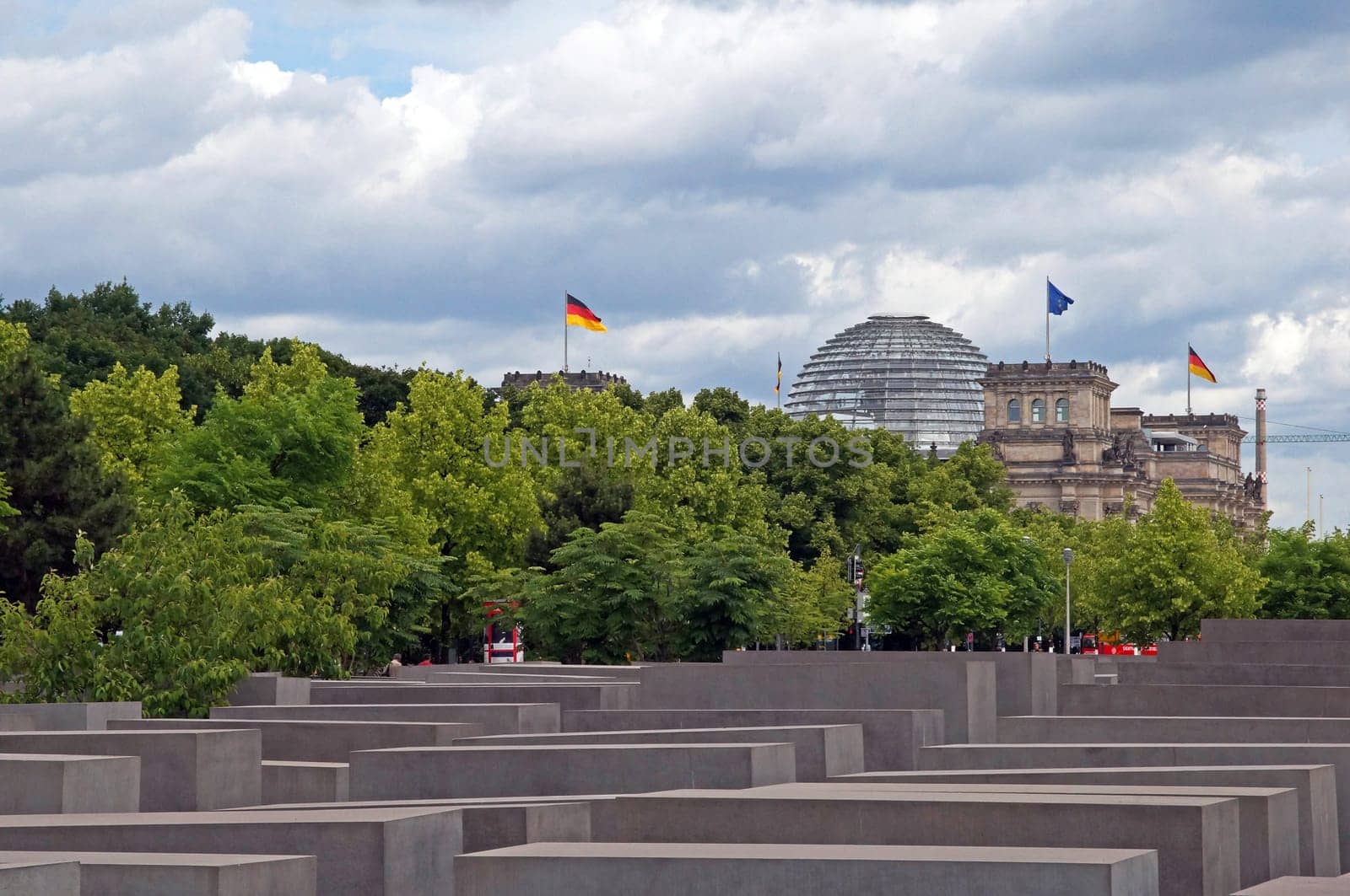 Holocaust Mahnmal Reichstag Berlin Deutschland / Holocaust Memorial Reichstag Berlin Germany