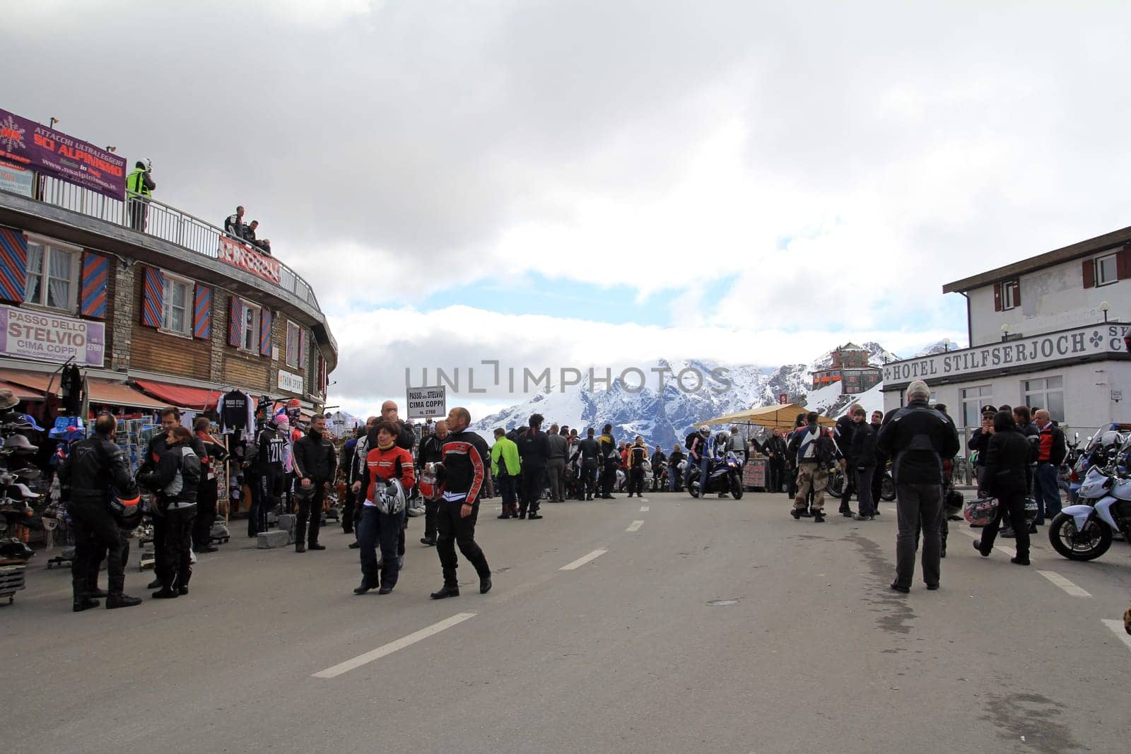 International motorcycle meeting in July on the Stelvio Pass