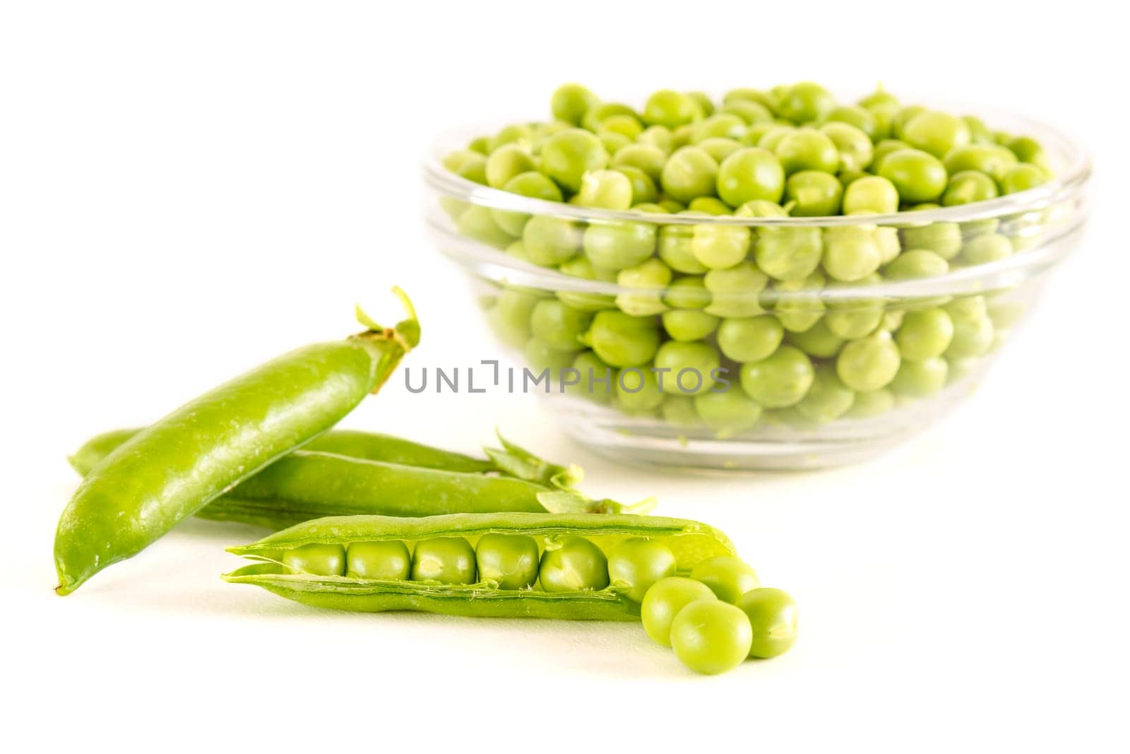 Green peas in glass bowl