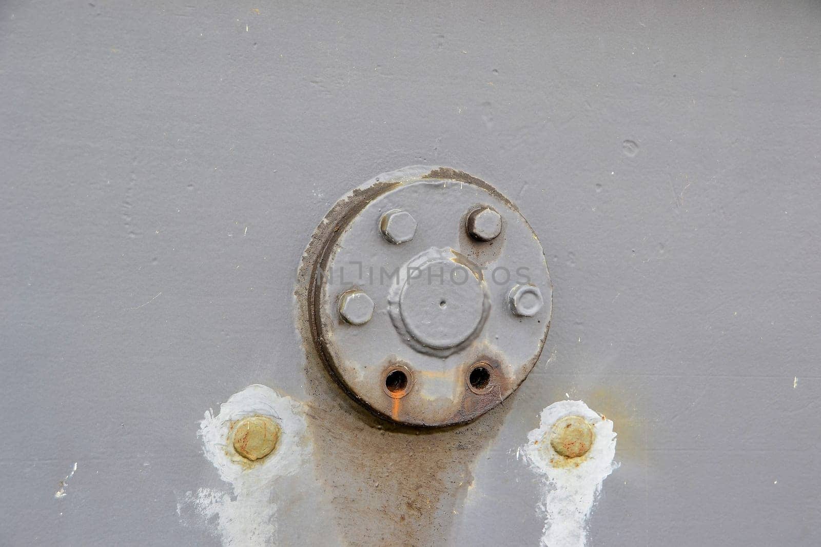 Flange on a pressure vessel
