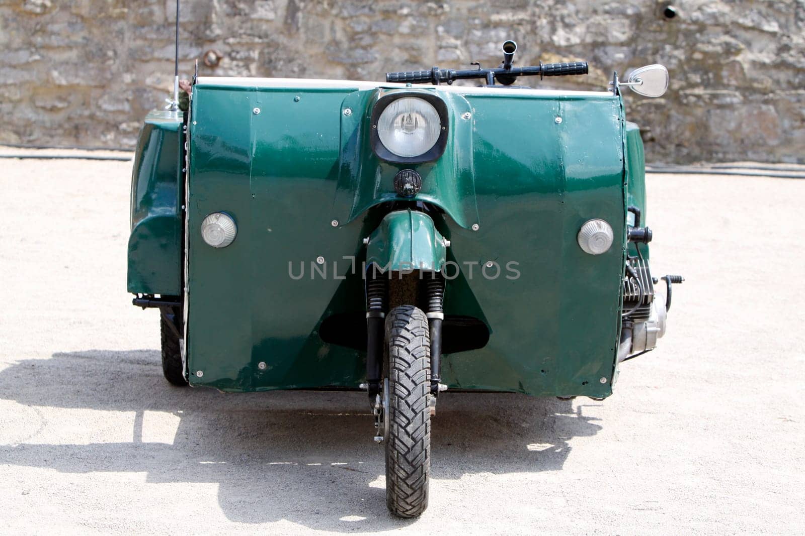 Green moped brand DIY