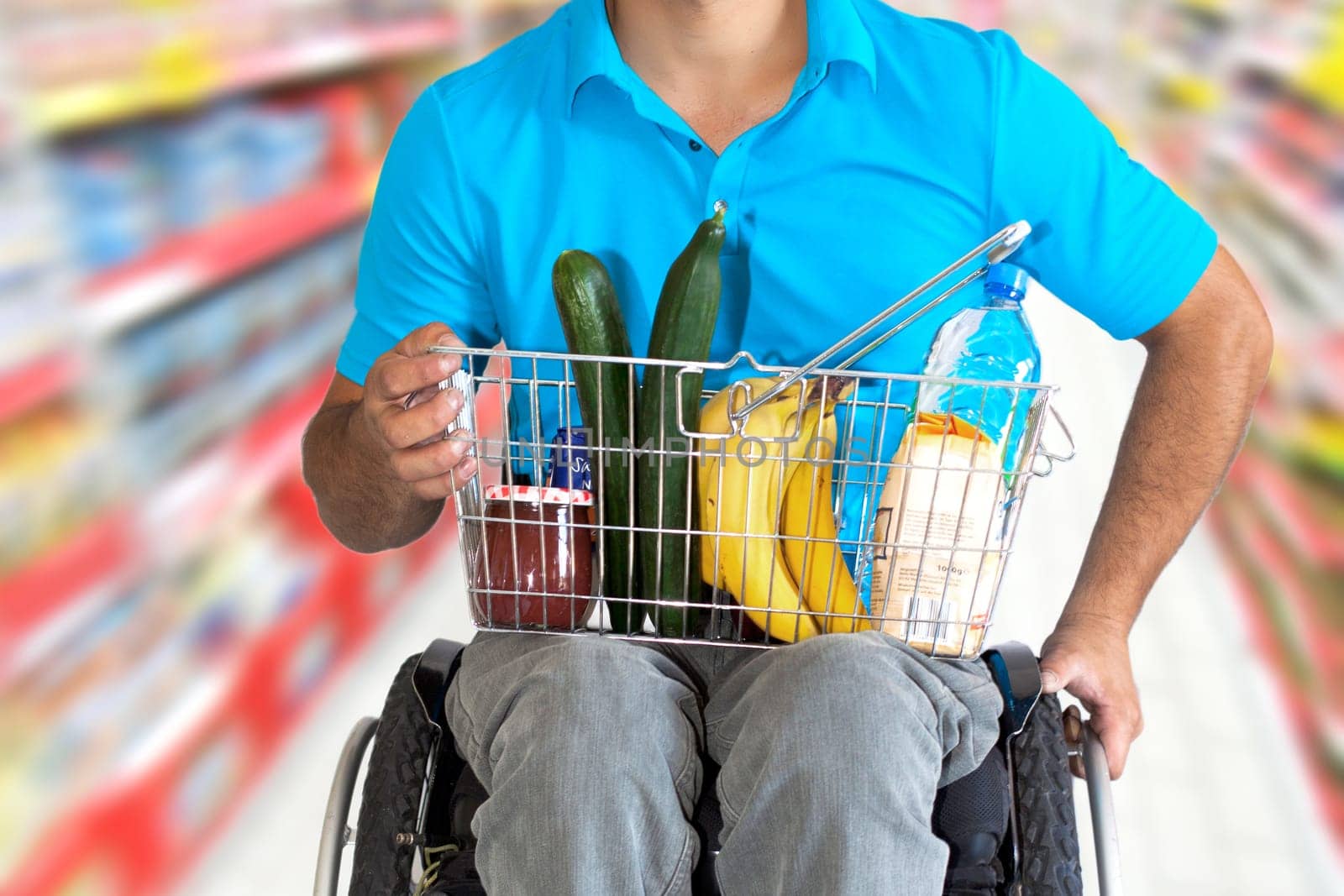 Wheelchair users in everyday shopping