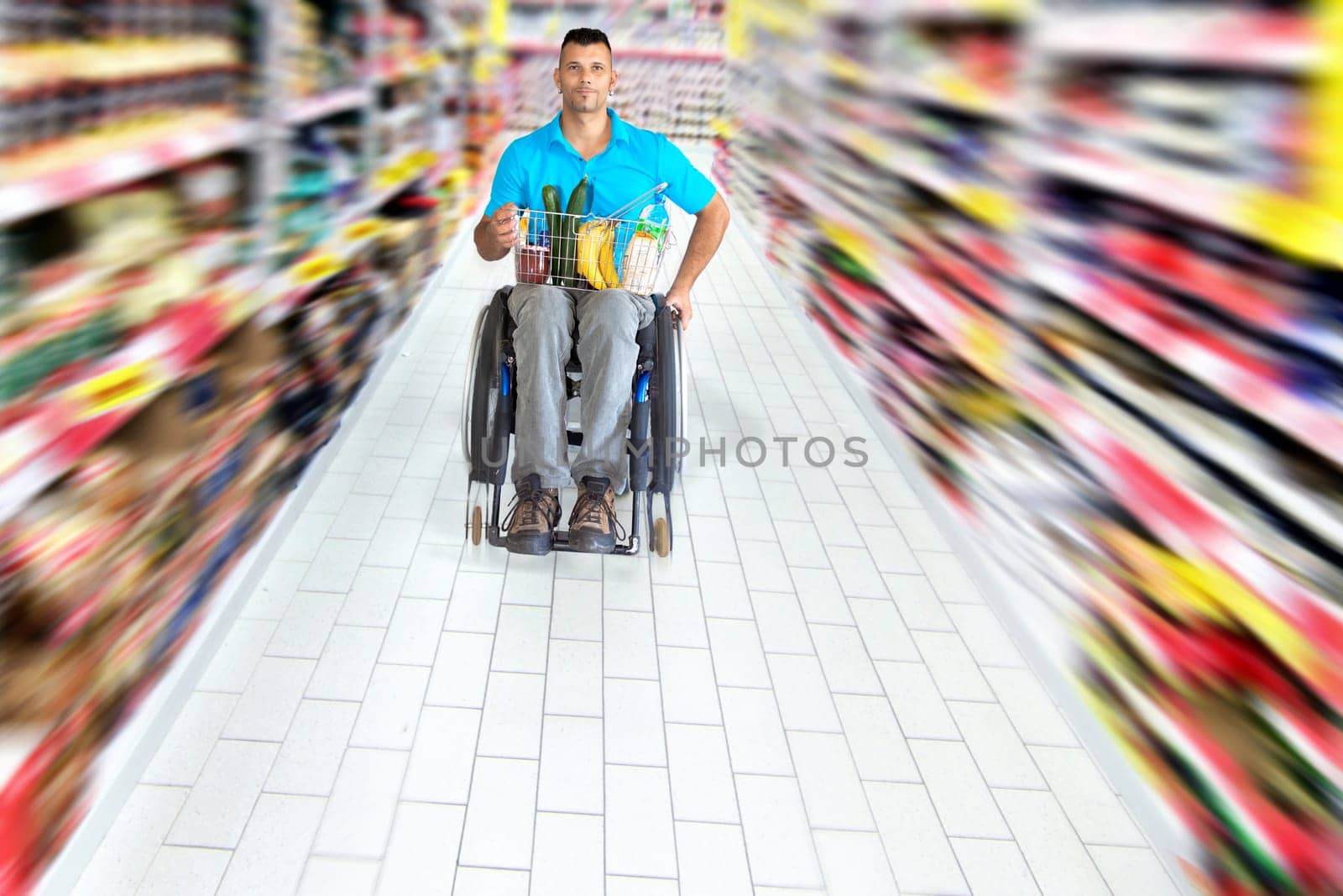 Wheelchair users in everyday shopping