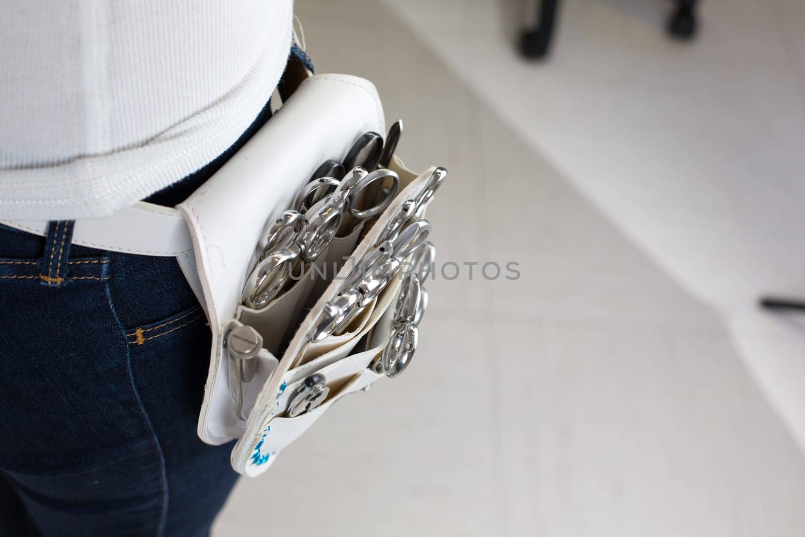 Hairdresser belt pouch with scissors