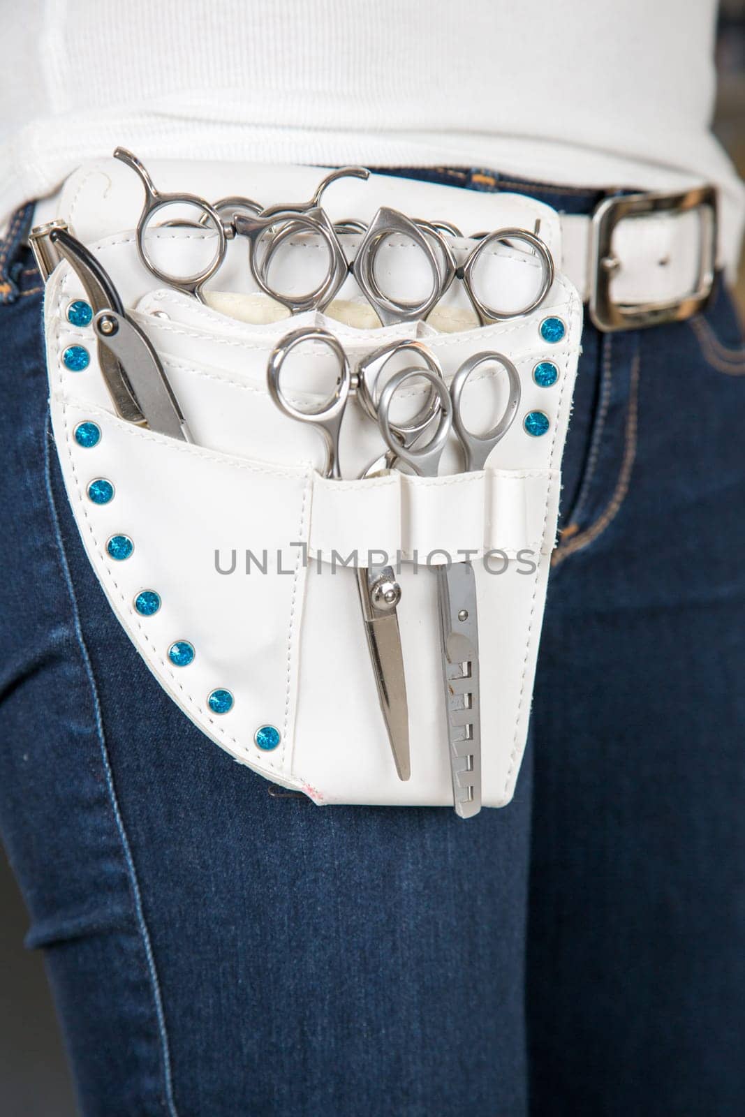 Hairdresser belt pouch with scissors