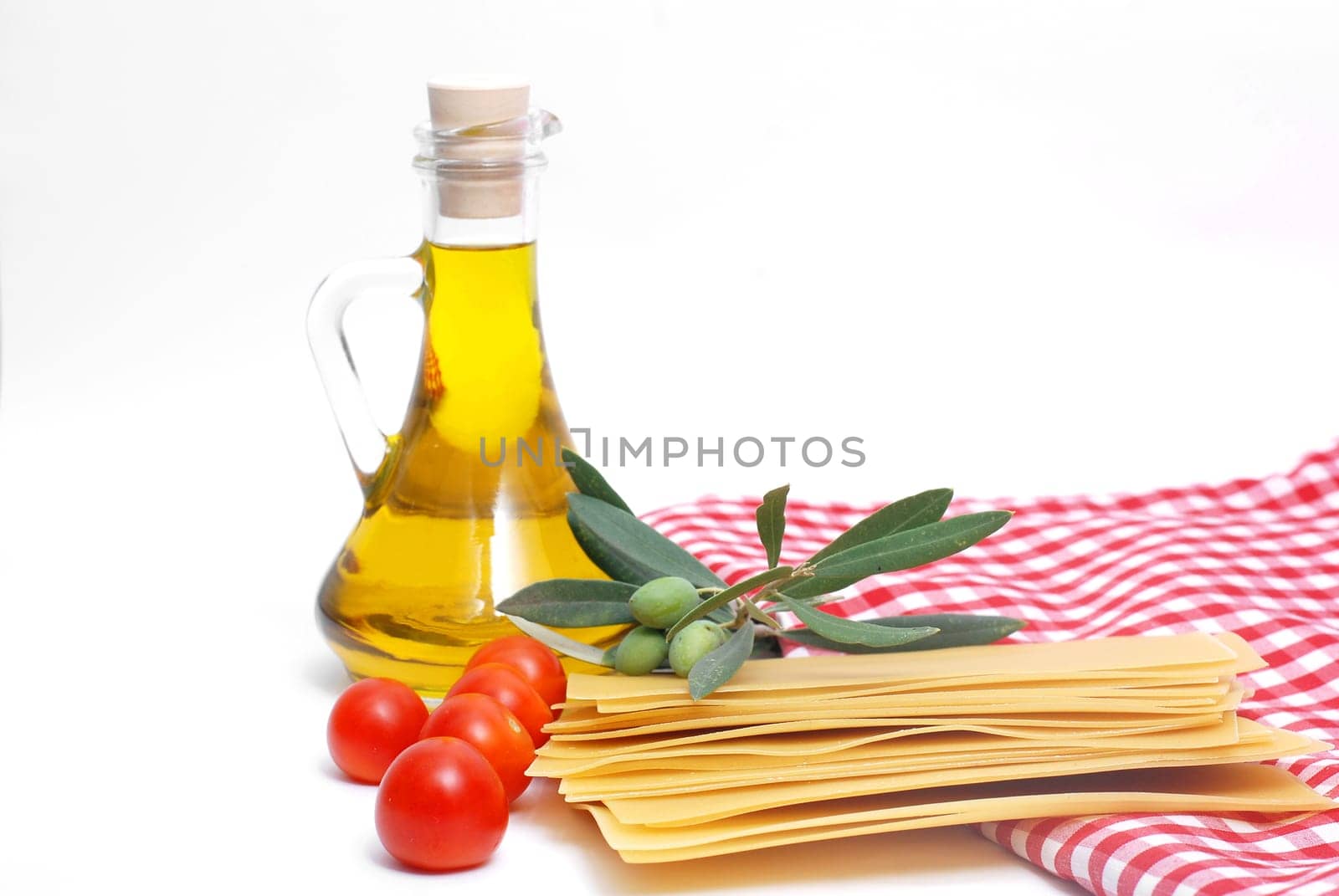 Olive oil,pasta,tomatoes
