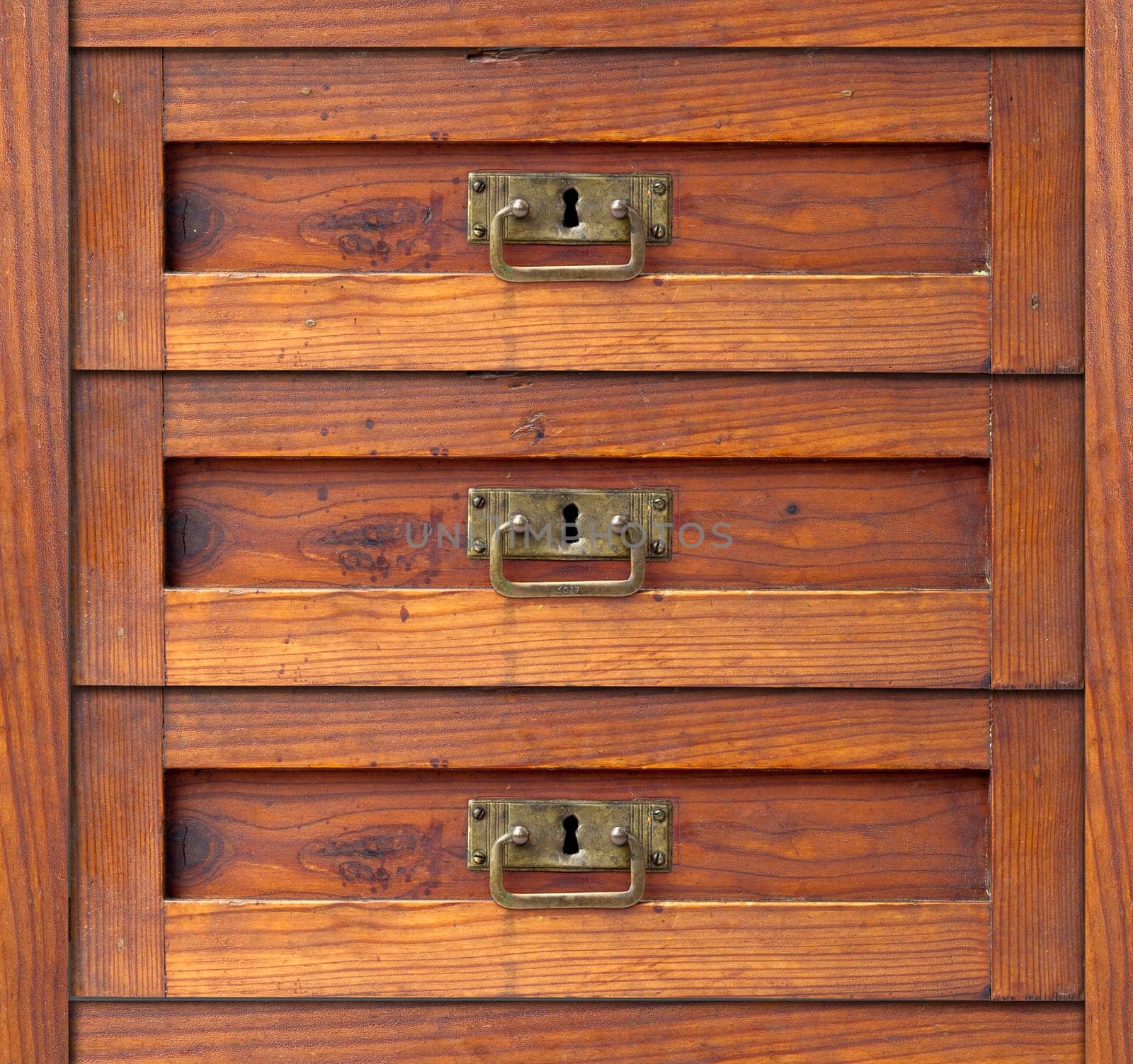 Detail of the old drawer - damper