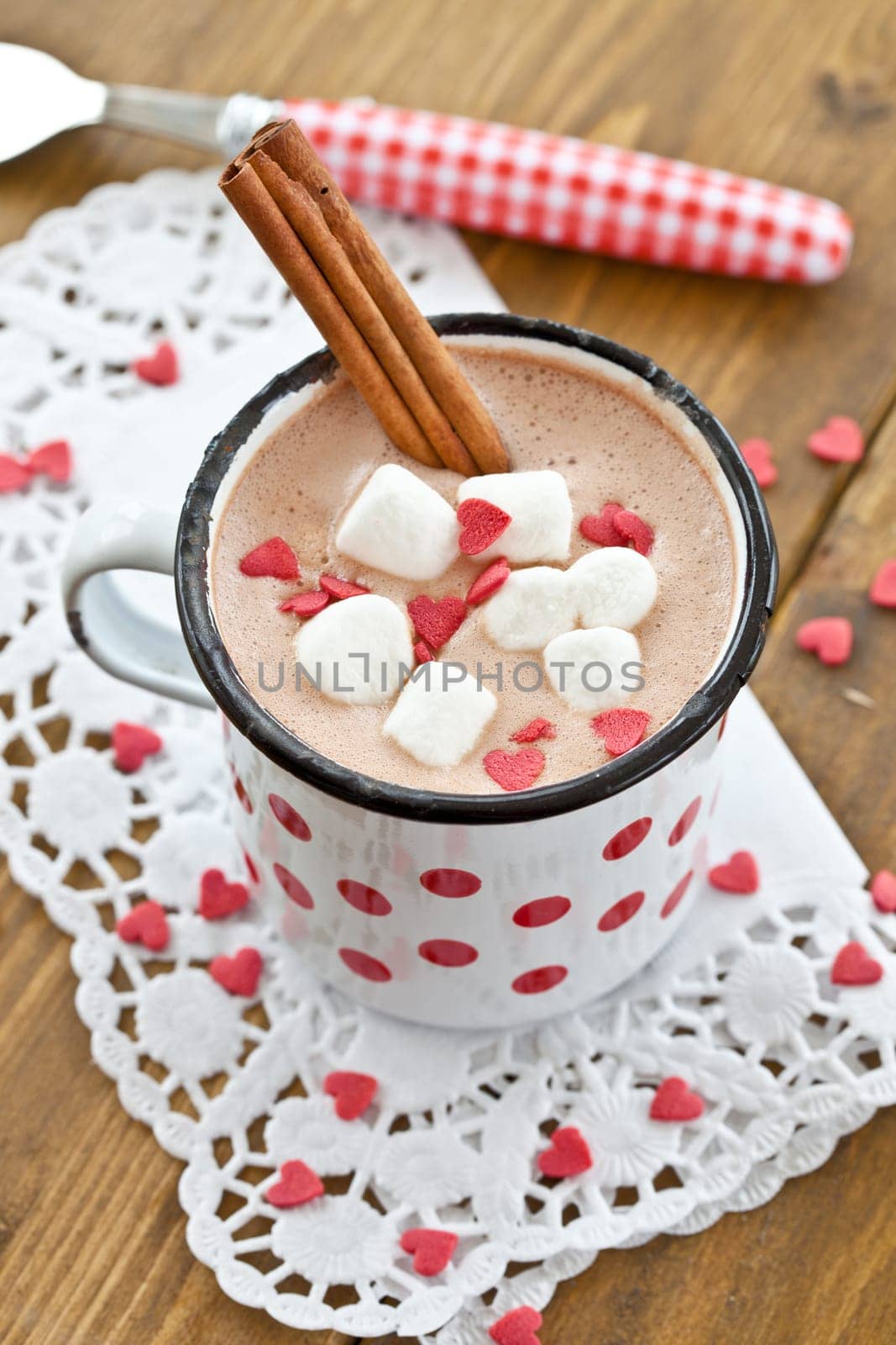 Hot chocolate with marshmallows in vintage cup