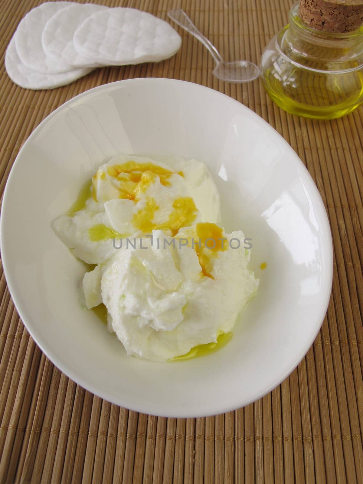 Rich face mask with cottage cheese,yogurt,olive oil and egg yolk